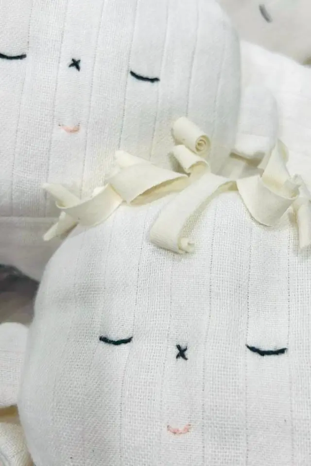 mimi-baby-comforter-4.webp