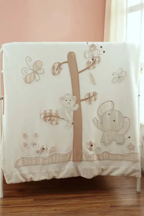 Vỏ Chăn thêu hoạ tiết con Voi, 2 lớp, khổ 90x115cm, từ Bông Có Màu Tự Nhiên (Naturally Colored Cotton) - NatureColored