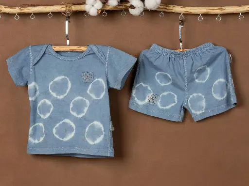 Bộ quần áo cộc 100% GOTS Organic Cotton, Nhuộm màu tự nhiên thủ công màu Xanh Indigo Tie-Dye